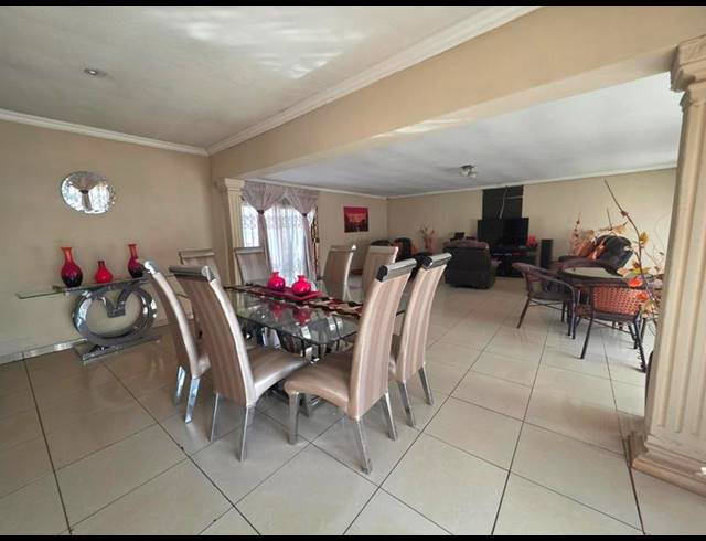 3 BEDROOM HOUSE FOR SALE IN DAWN PARK